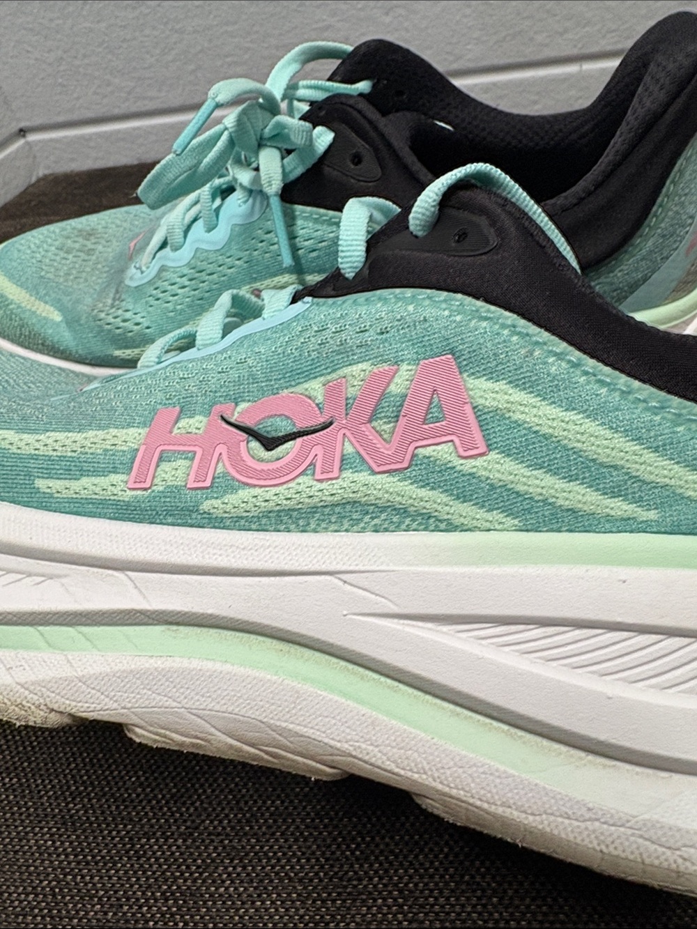Hoka Women’s Bondi 9 Size 9.5D Wide - Picture 8 of 14